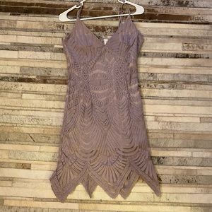 Lavender v neck lace detailed dress
